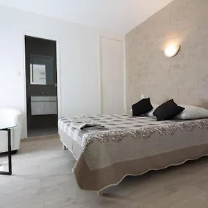 https://alizea.fr-provencehotel.com