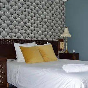 Saint Charles & Coliving Francia